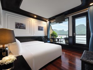 Senior Cabin, Bathtub, Ocean View | Minibar, in-room safe, desk, soundproofing - La Casta Cruise (Ha Long)
