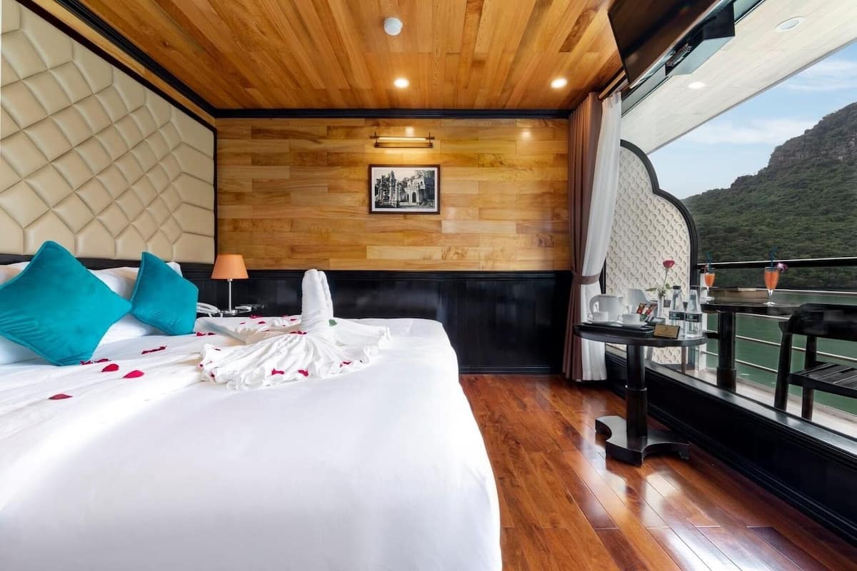 Minibar, coffres-forts dans les chambres, bureau