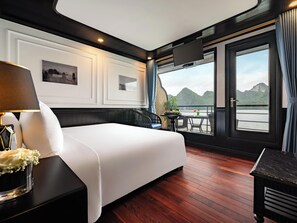 Junior Cabin | Minibar, in-room safe, desk, laptop workspace - La Casta Cruise (Ha Long)