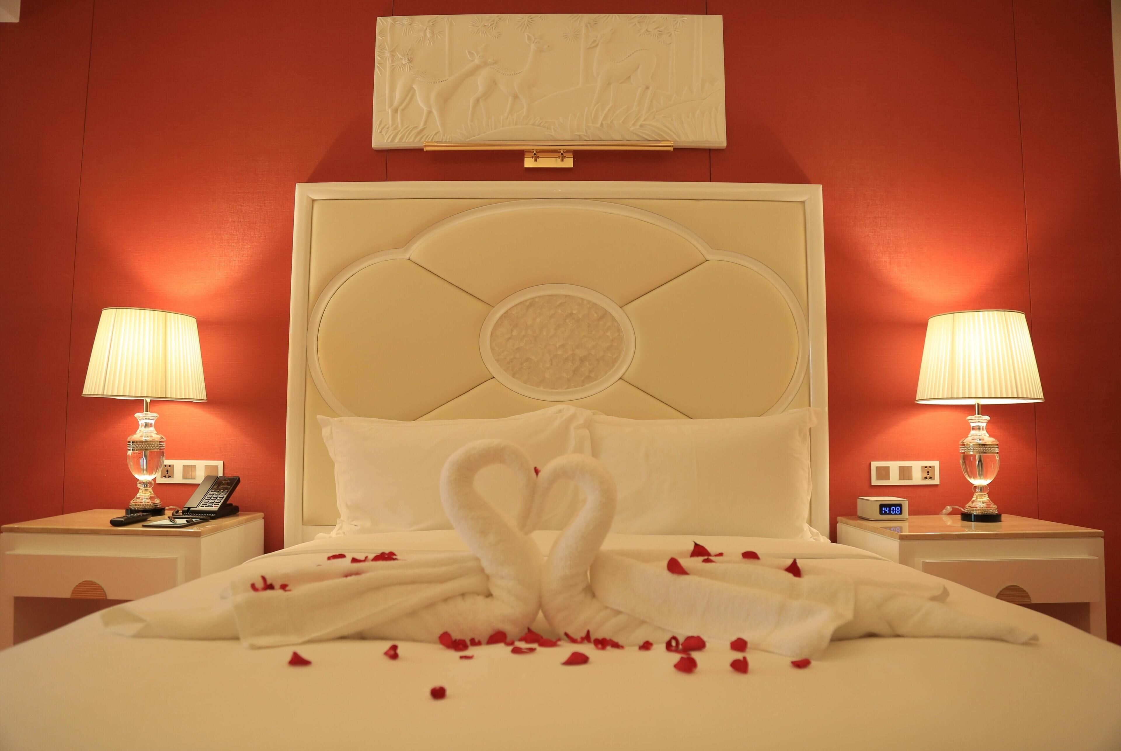 Deluxe kamer, uitzicht op zee | Luxe beddengoed, pillowtop-bedden, een kluis op de kamer, een bureau