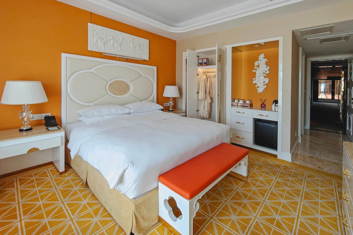 Quarto superior, vista para a cidade | Roupas de cama premium, camas com colchões pillow-top