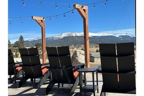 Terrace/patio - Private Luxury Spa Retreat -Mountain View, Hot Tub & Sauna (Divide)