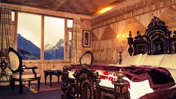 Deluxe Double or Twin Room | Iron/ironing board, free WiFi