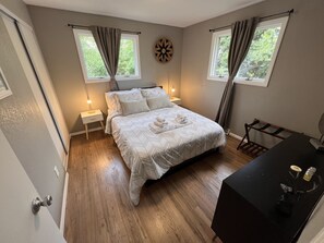 6 habitaciones, tabla de planchar con plancha y cuna de viaje 