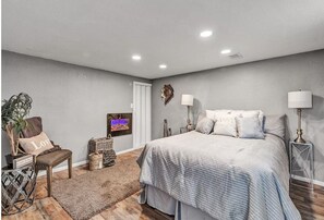 6 bedrooms, iron/ironing board, travel cot, free WiFi