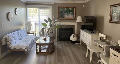 Luxurious King Bed Private Entrance In Ladner