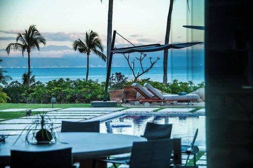 Casa Agua Lagos del Mar: 5BR, Full Staff & Golf Views