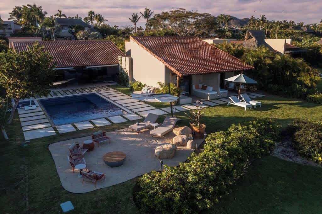 Piscine couverte, piscine extérieure