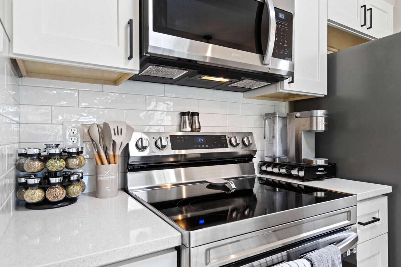 Riverside Retreat: 2BR/2BA Apt