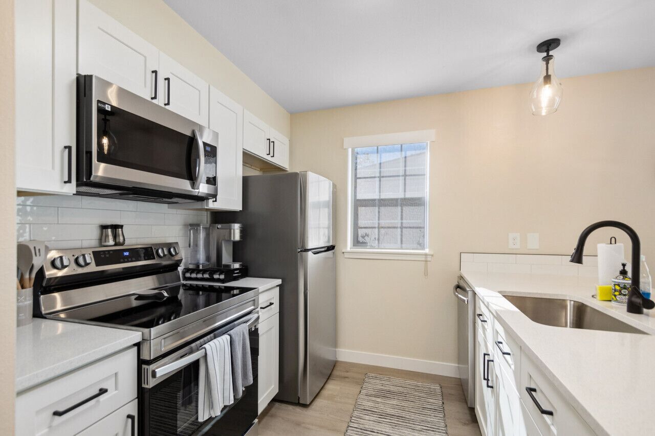 Riverside Retreat: 2BR/2BA Apt