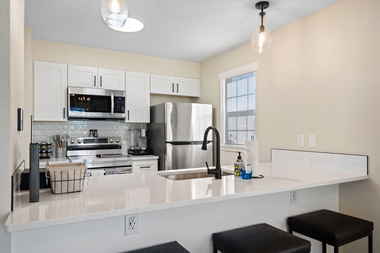 Riverside Retreat: 2BR/2BA Apt