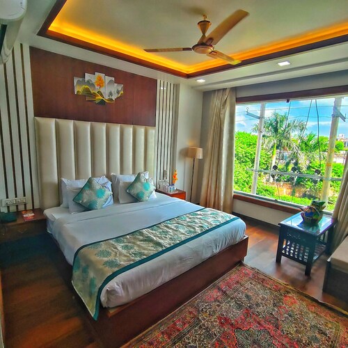 HOTEL The Rich Grand