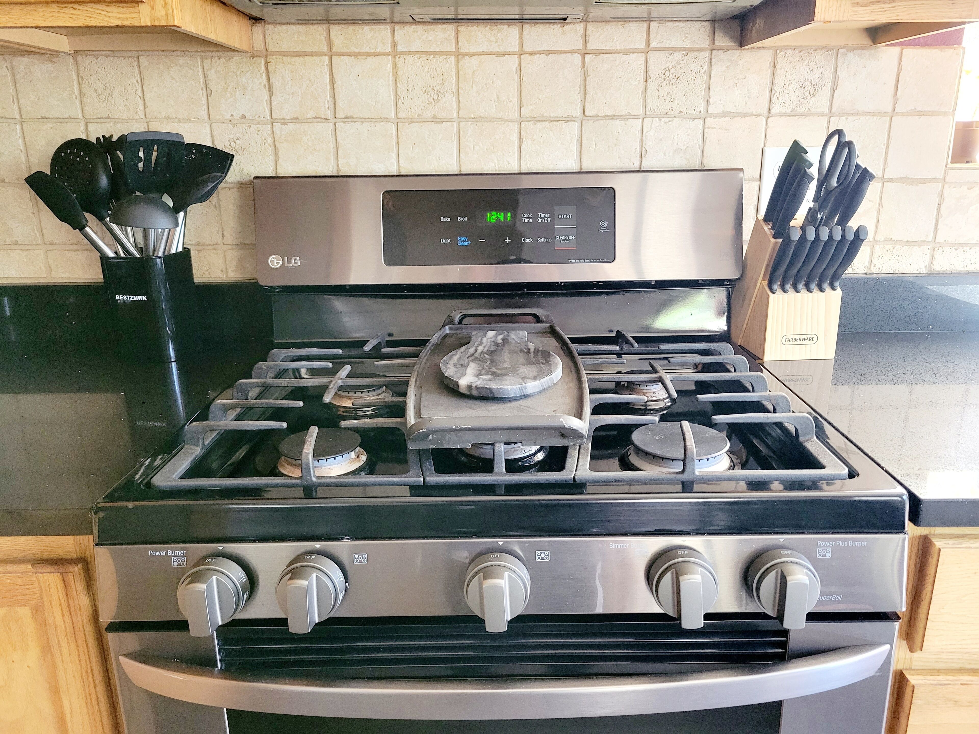 5 mins from Eugene Airport