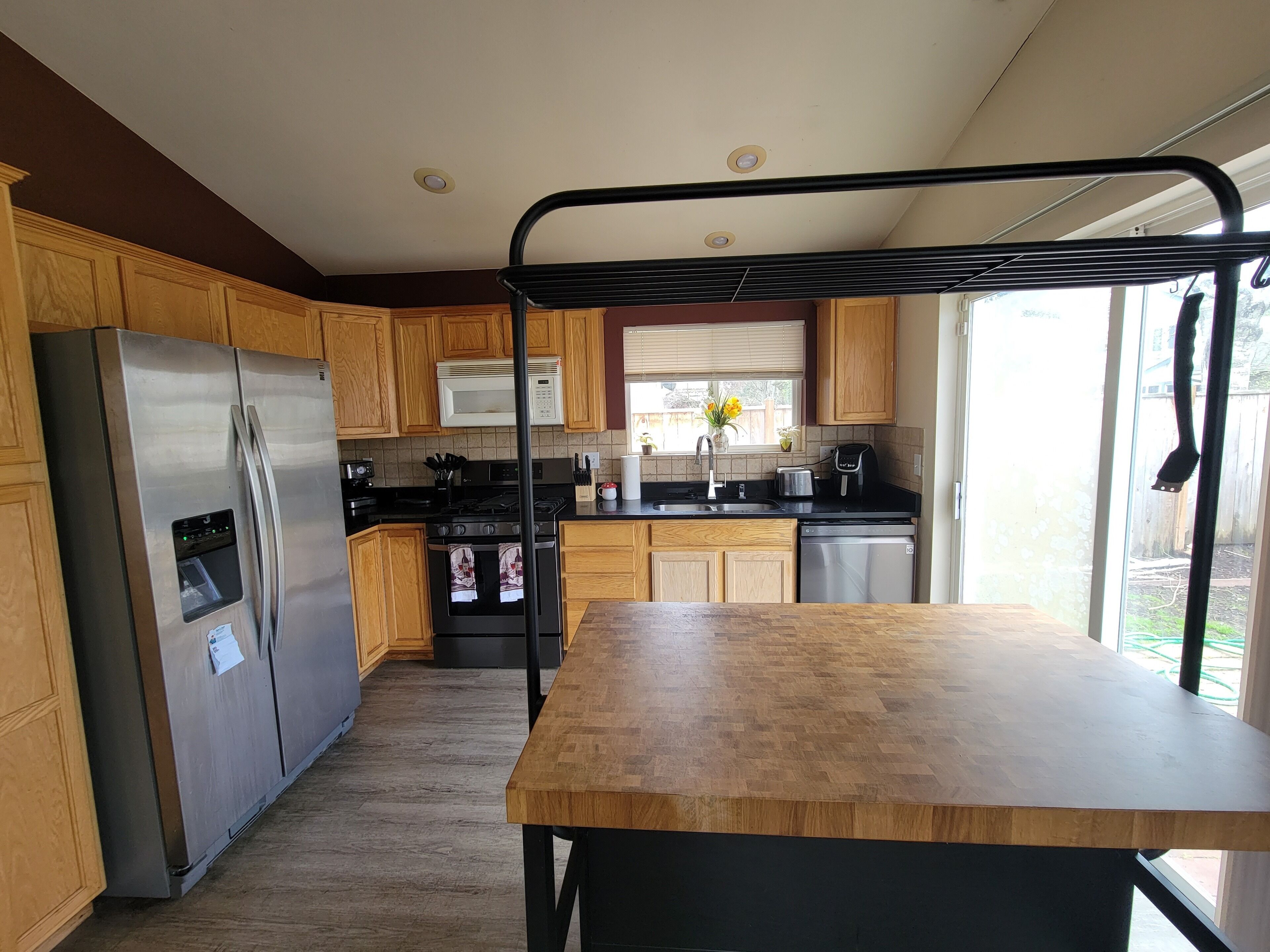 5 mins from Eugene Airport