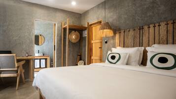 Superior Pod | Premium bedding, down duvets, memory-foam beds, in-room safe