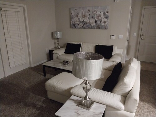 Incognito. In and out. Minutes fron downtown Houston.