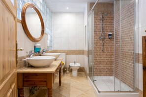 Superior Triple Room | Bathroom - Villa Serenity B&b (Sannat)