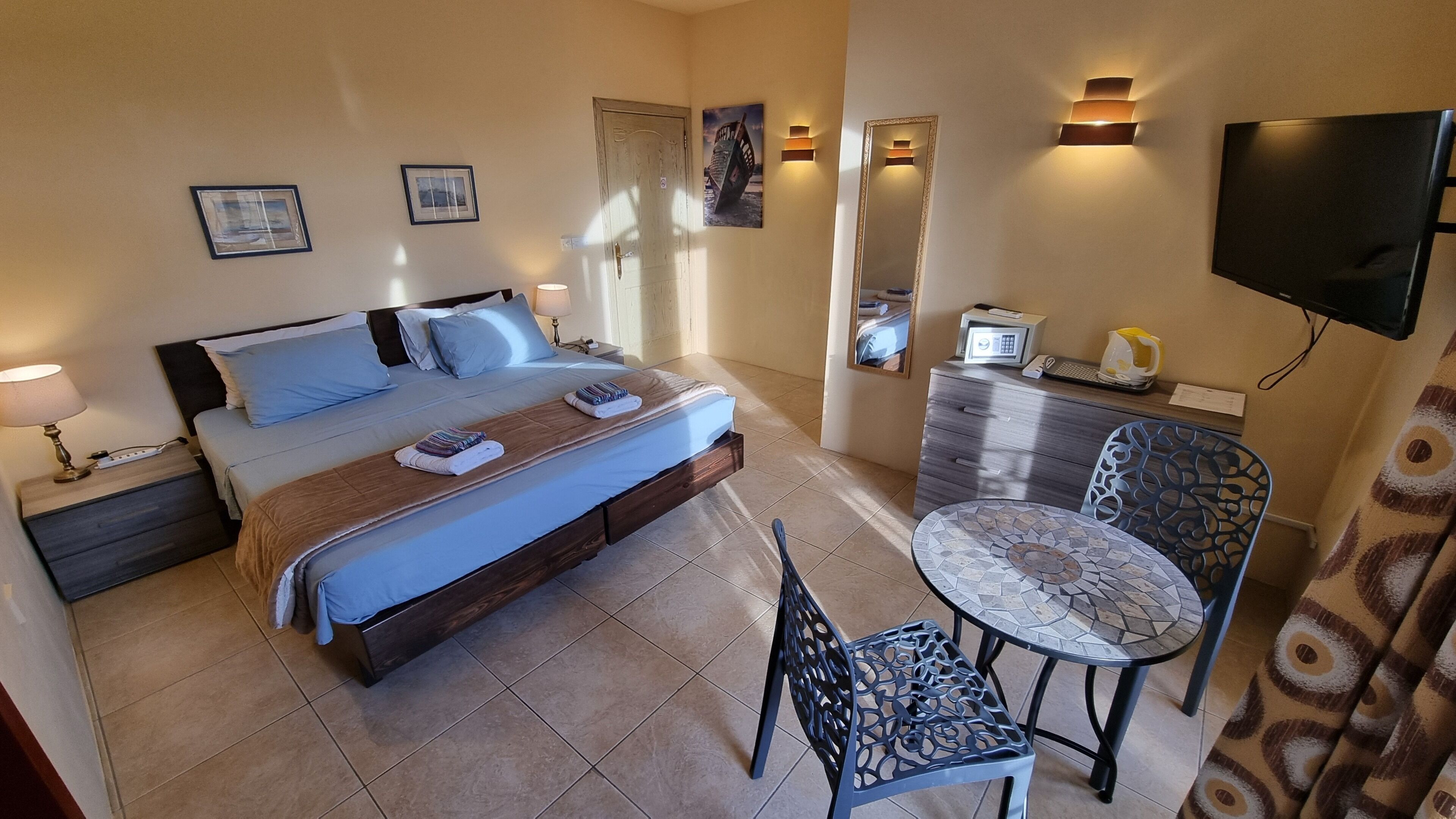 Phòng đôi hoặc 2 giường đơn Tiêu chuẩn, 1 phòng ngủ | Két bảo mật tại phòng, màn/rèm cản sáng, phòng cách âm 