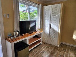 In-room safe, blackout curtains, free WiFi