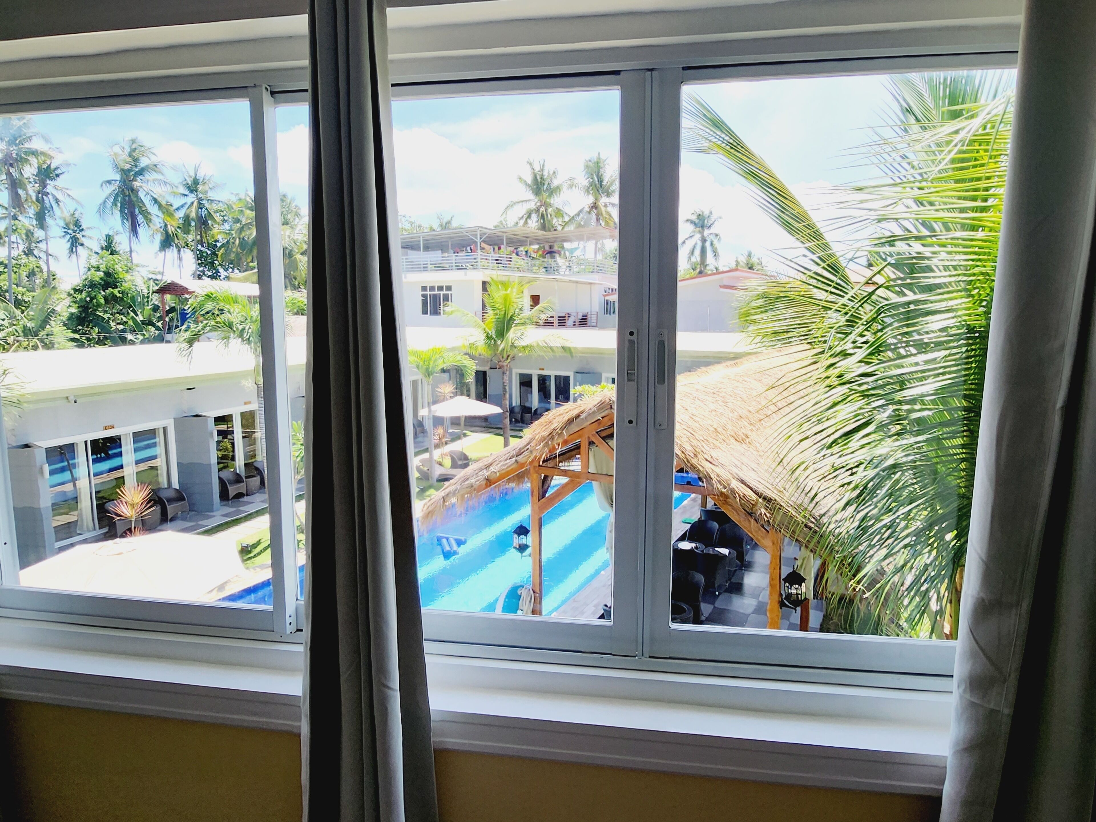 In-room safe, blackout drapes, free WiFi