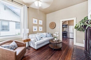 Smart TV, books, offices