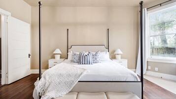 1 quarto, escrivaninha, ferros/tábuas de passar roupa, Wi-Fi de cortesia