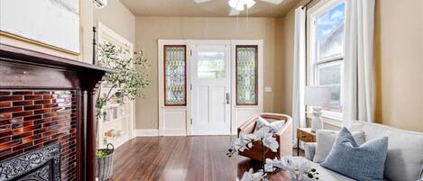 Smart TV, books, offices