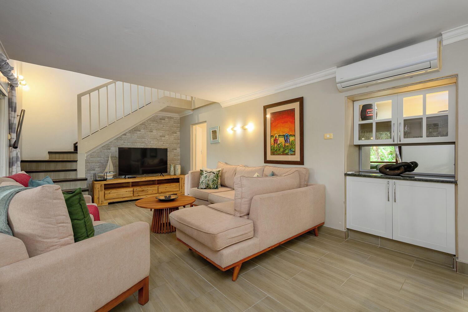 Classic Villa | Living area | 45-inch flat-screen TV with satellite channels