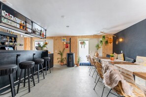 Bar (on property) - Romantic studio in Stellendam with terrace (Stellendam)