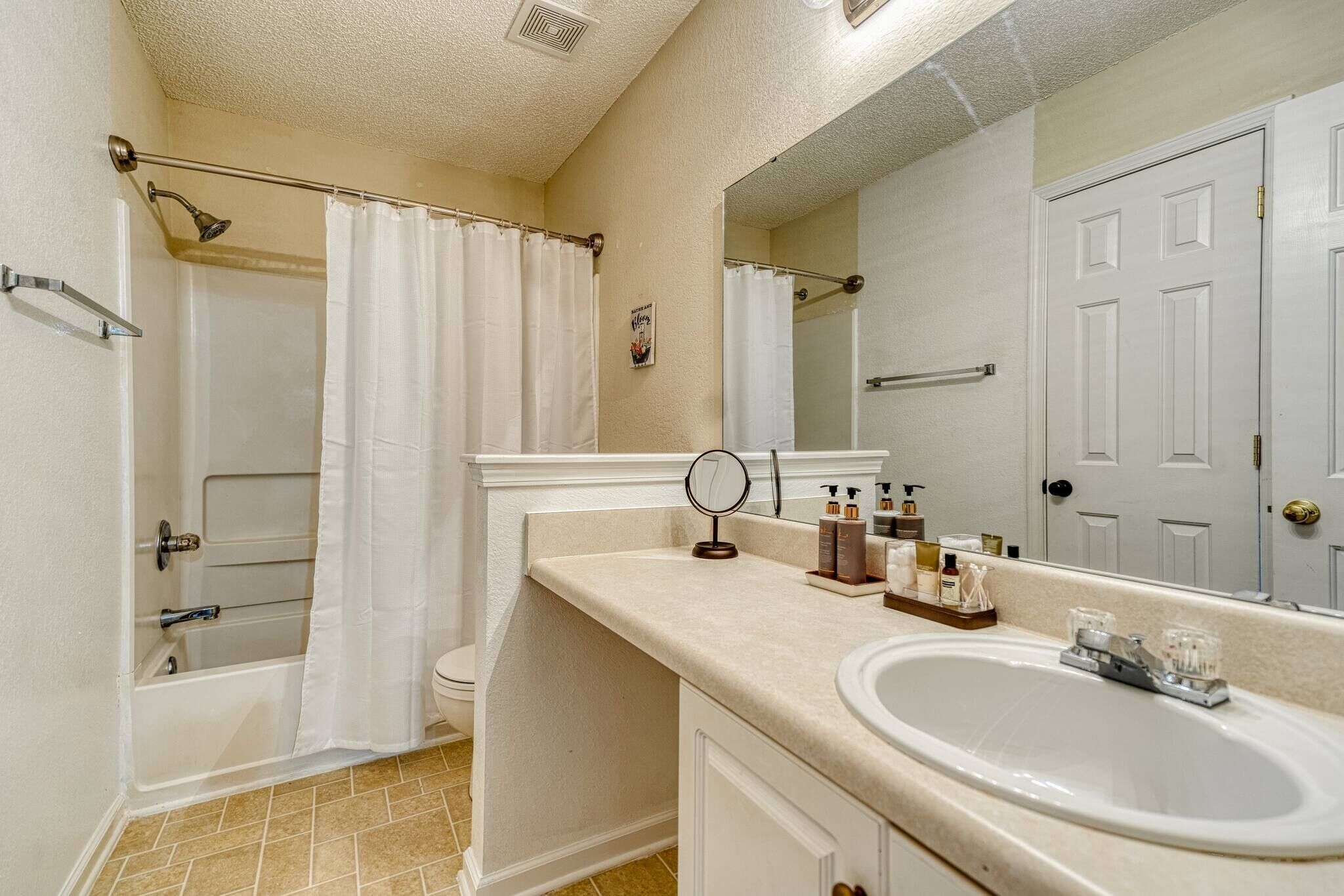 6 Bed Seasoned Familygrad Groups Get Together