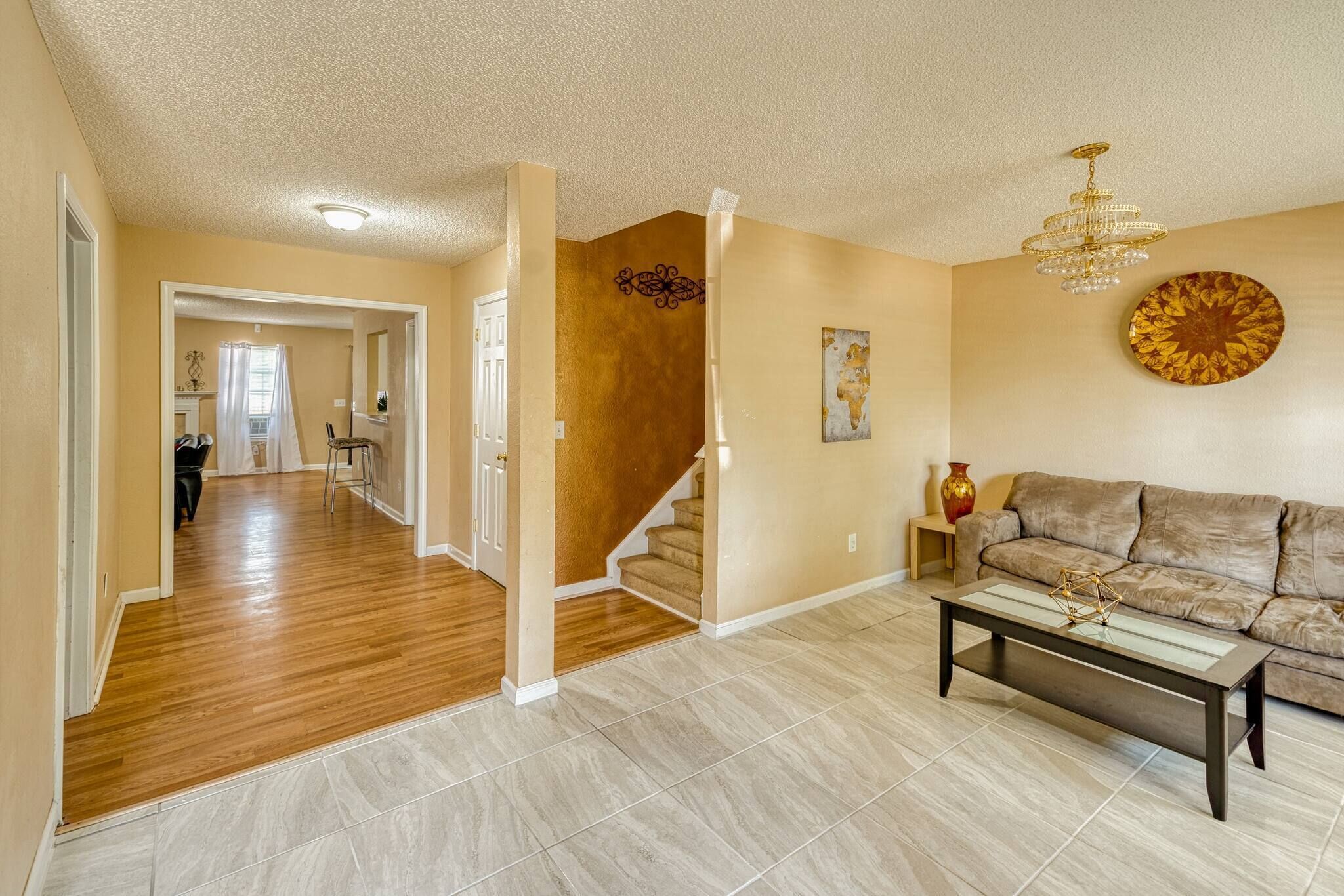 6 Bed Seasoned Familygrad Groups Get Together