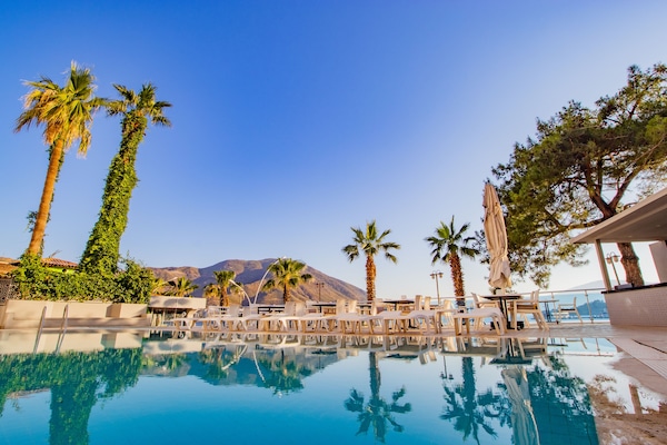 Seasonal outdoor pool