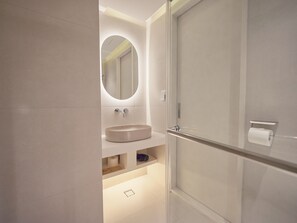 Double Private Spa (Run of House) | Bad | Dusj, hårføner, tøfler og bidé