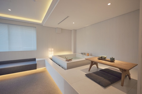 Double Private Spa (Run of House) | Masa, ücretsiz kablosuz İnternet, çarşaf takımı