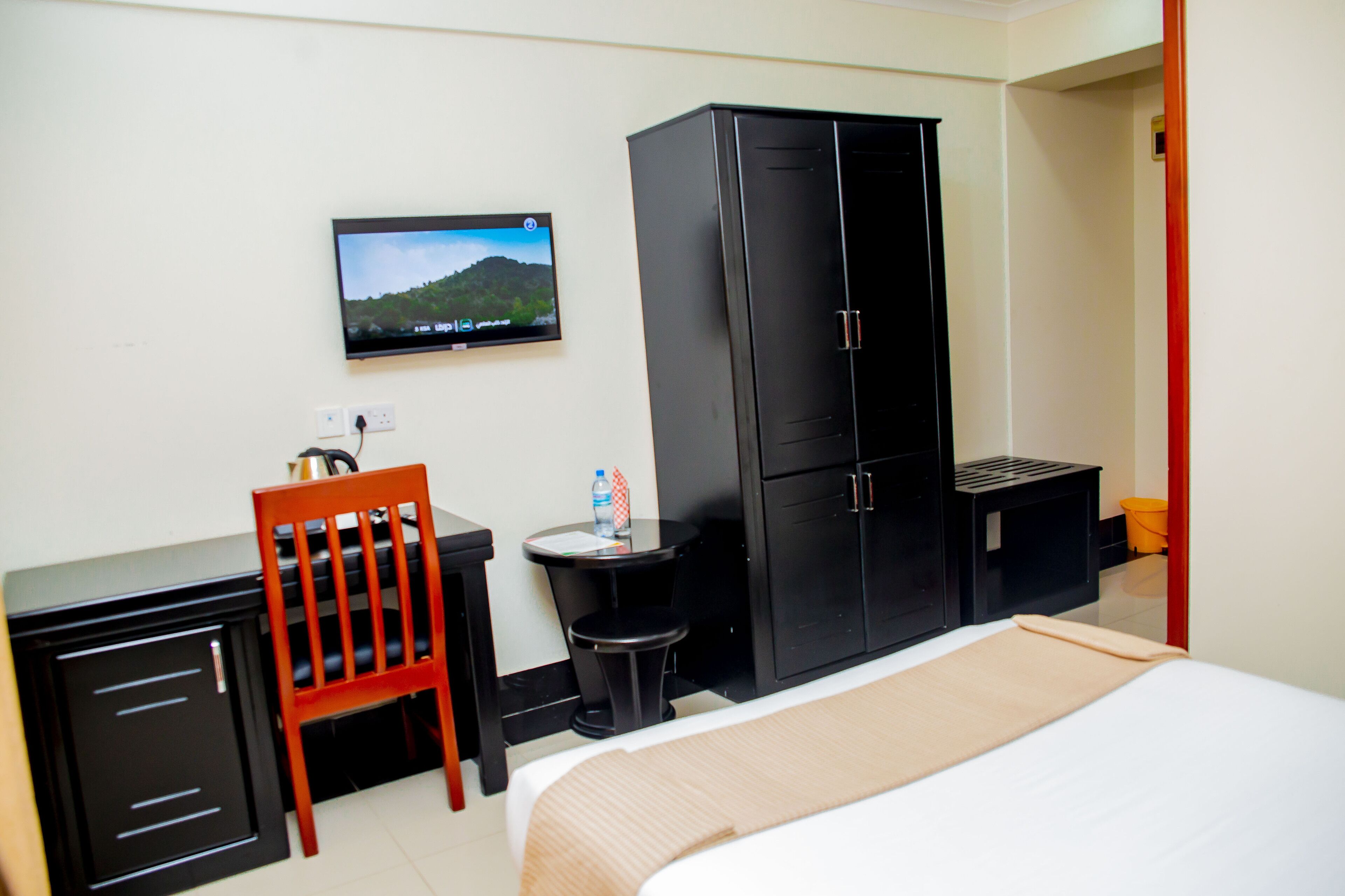 Habitación doble estándar | Escritorio, espacio para trabajar con laptop y wifi gratis 