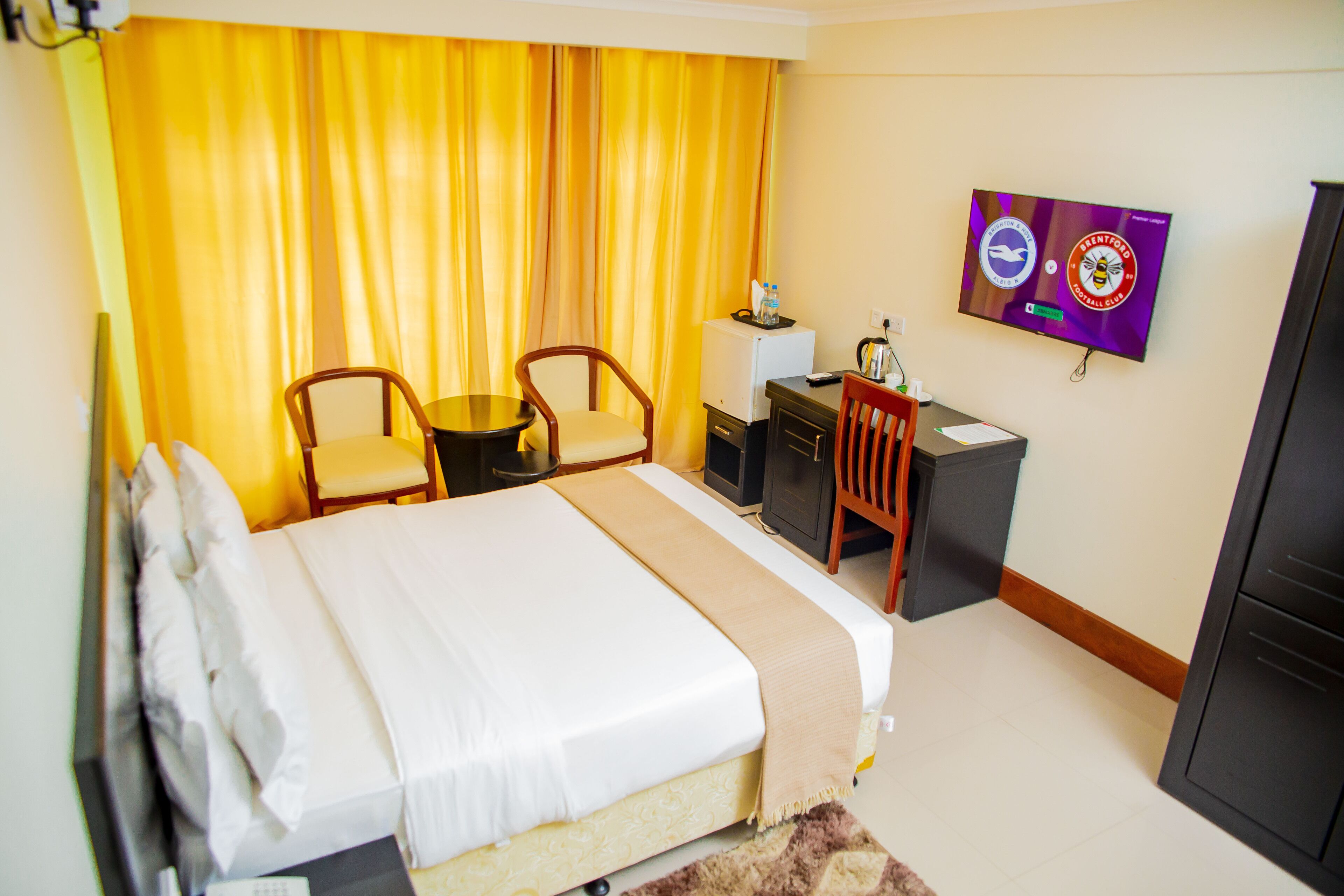 Habitación doble Deluxe | Escritorio, espacio para trabajar con laptop y wifi gratis 