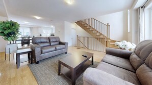 Casa, 3 quartos, sacada | Sala de estar