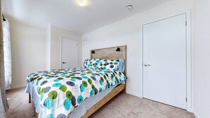 House, 3 Bedrooms, Balcony