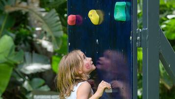 Children’s play area – outdoor