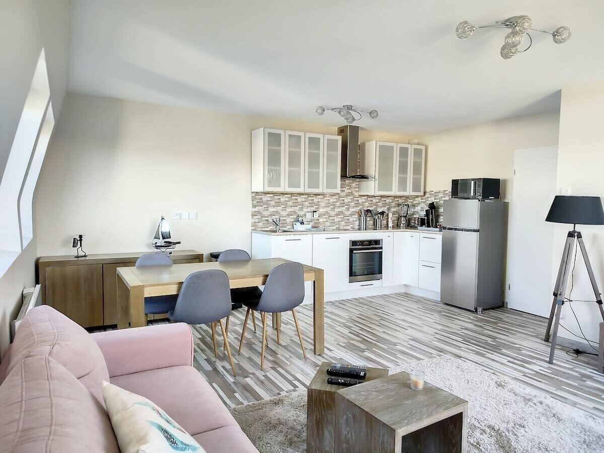 Grand Appart terrasse parking spacieux wifi 4pers