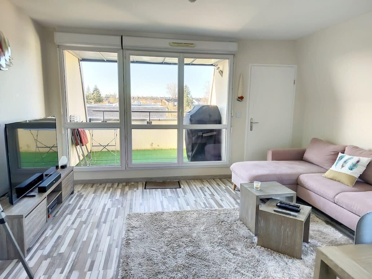 Grand Appart terrasse parking spacieux wifi 4pers