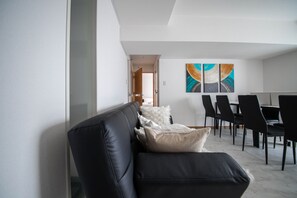 Basic Apartment | Living area - PRIMAL 2002 (Sapporo)