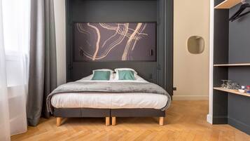 Premium bedding, free cots/infant beds, free WiFi, bed sheets