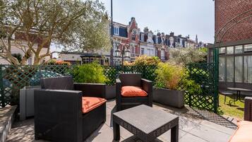 Deluxe Suite, Ensuite (Charles) | 1 bedroom, premium bedding, free cribs/infant beds, free WiFi