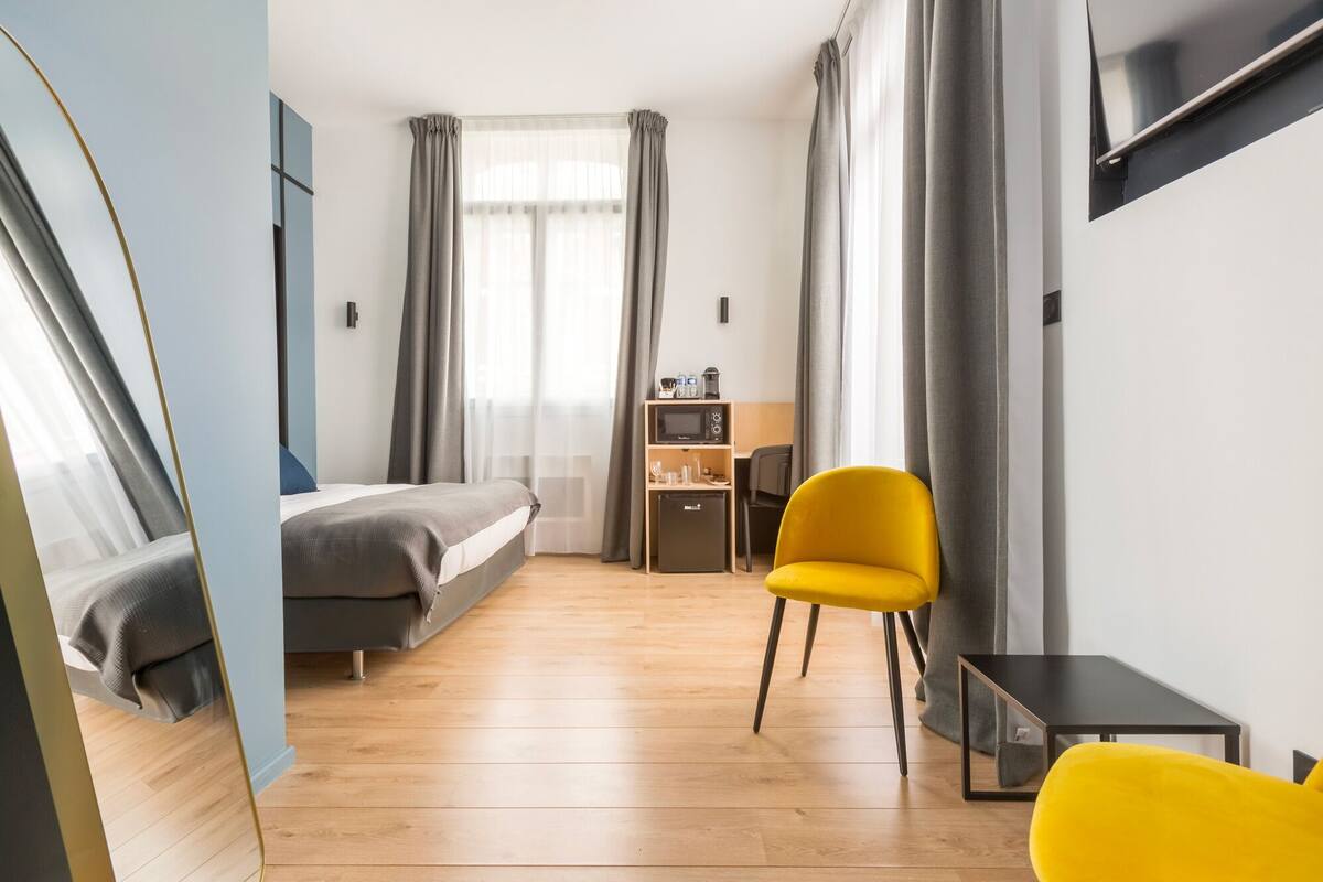 Suite Premium, ensuite (Iris) | Seprai premium, tempat tidur bayi gratis, Wi-Fi gratis, dan seprai linen