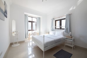 2 bedrooms, in-room safe, laptop workspace, iron/ironing board