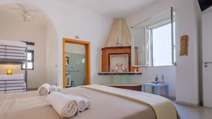 Unclassified image, 3 of 34, button - Emerald Residence Sleeps 12 With Sea View (Porto Cesareo)