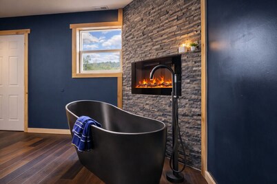 The Blue Spruce: Romantic Secluded Getaway