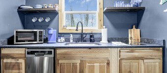 The Blue Spruce: Romantic Secluded Getaway