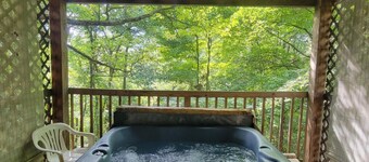 The Blue Spruce: Romantic Secluded Getaway